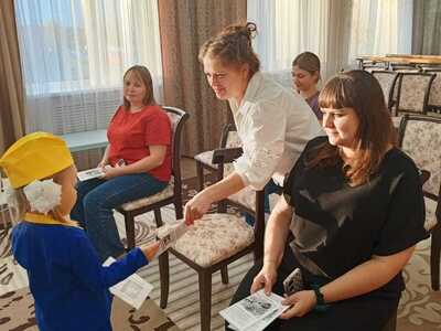 Вручение памяток родителям